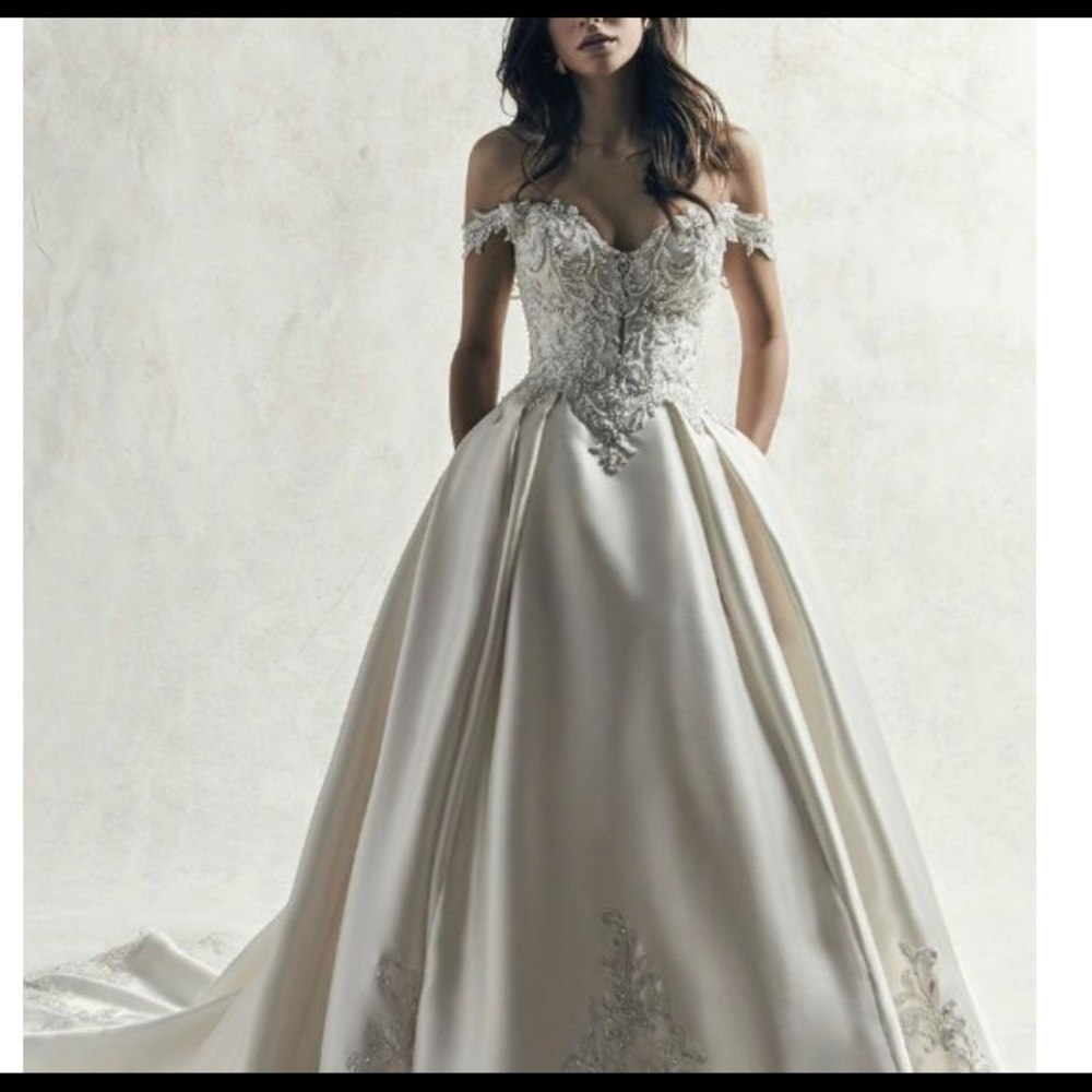 1 DAY ONLY!! I am selling my wedding dress. It’s Kimora by Sottero and Midgely.